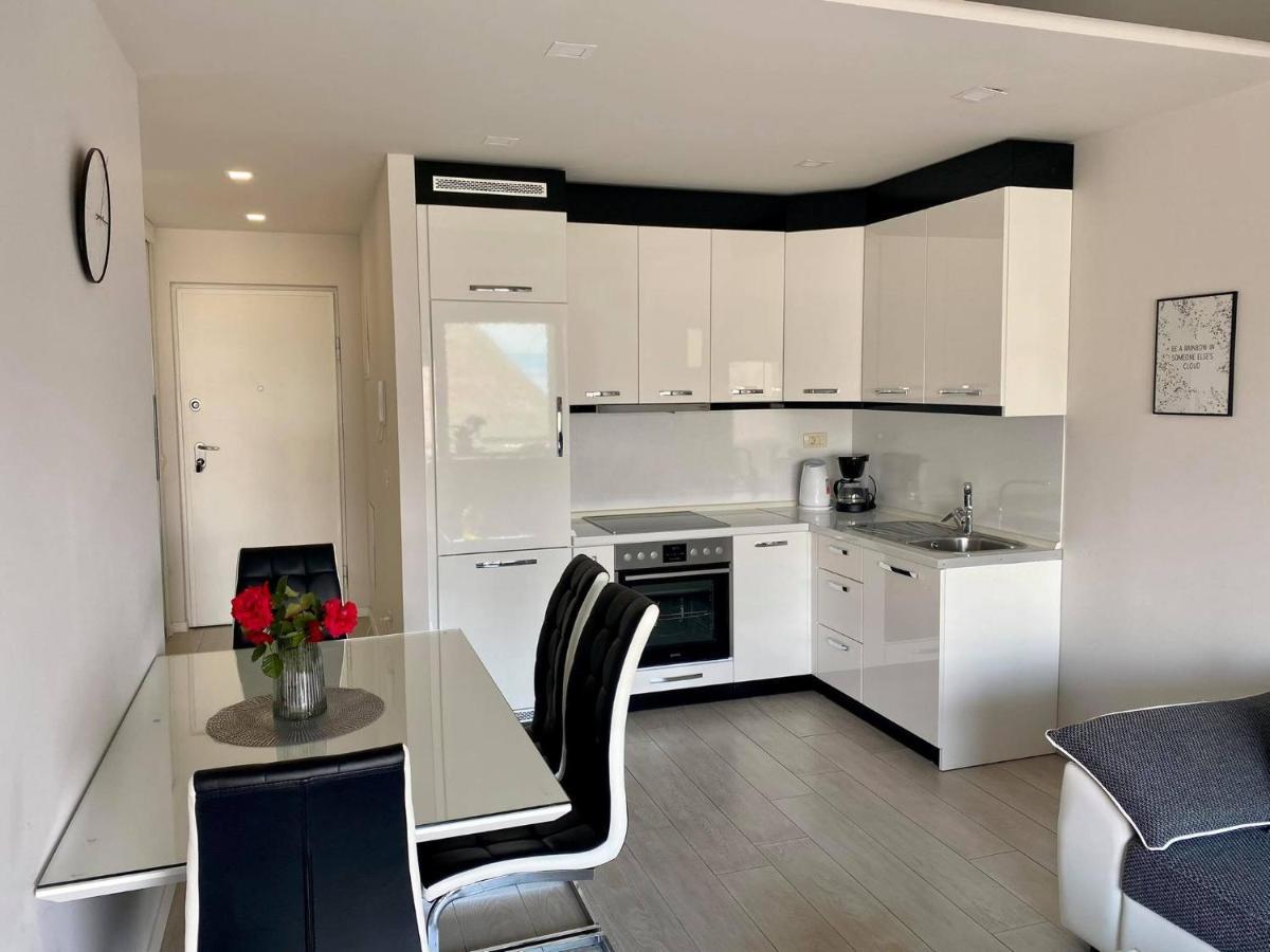 Lux Apartment Sea View Makarska Bagian luar foto